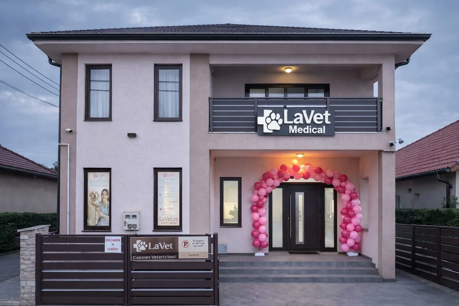 LaVet Medical Sibiu — Str. Măgheranului 5, exteriorul clinicii cu arcul roz